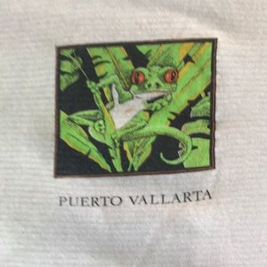 White Puerto Vallarta gecko t-shirt